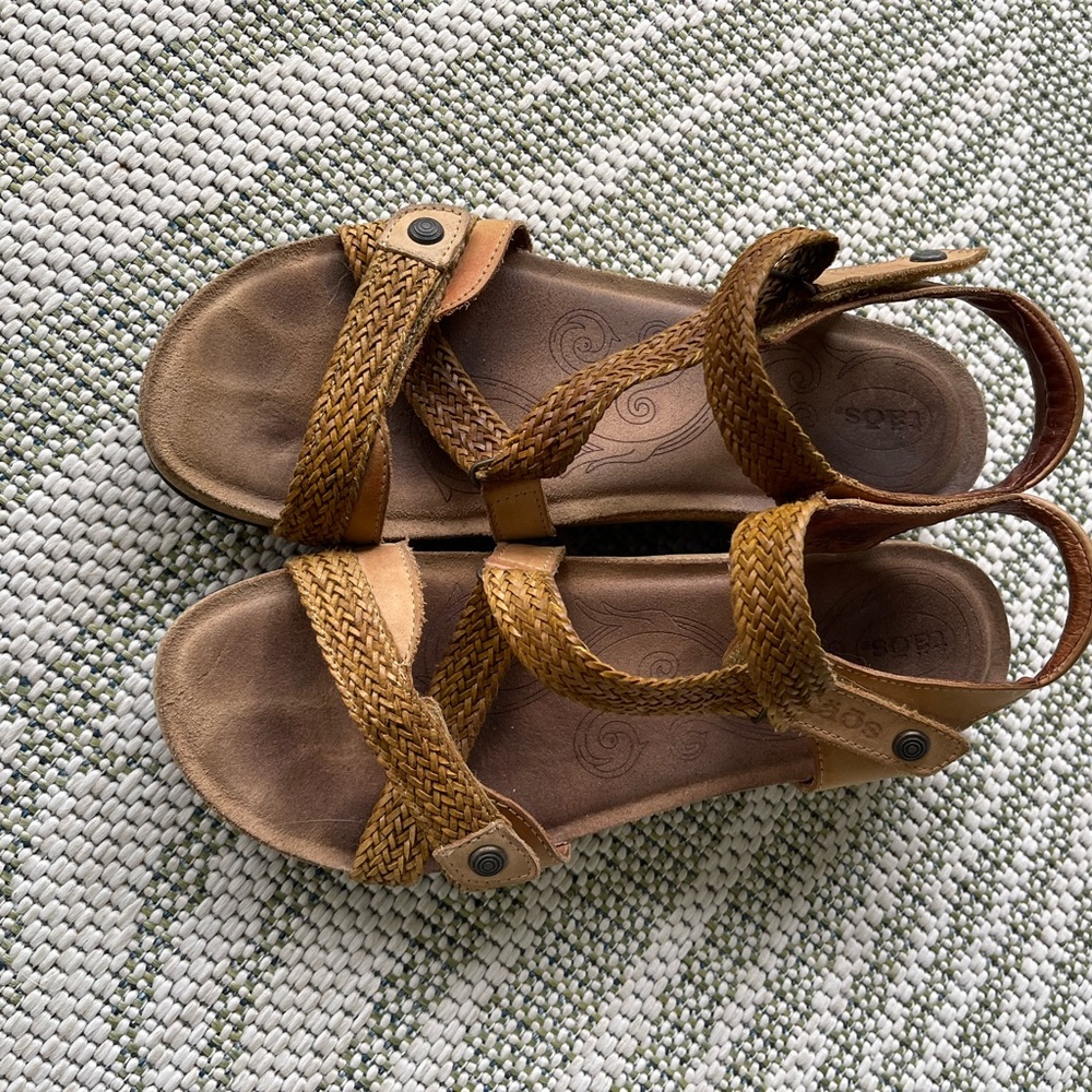 Taos Brown Sandals